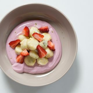 Сottage cheese balls fondant with cherry mousse and fresh berries