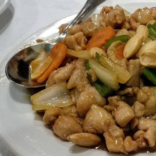 73. Pollo Con Almendras