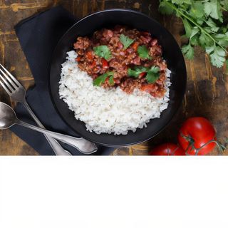 Chili con carne y arroz blanco