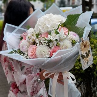 Bukiet kwiatów sezonowych rozmiar M