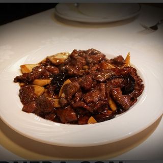 Ternera Con Bambú Y Setas Chinas