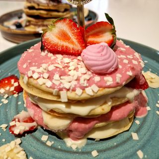 Pancakes Strawberry Cheesecake
