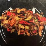 Зеленчеци с пиле на плоча (300г)