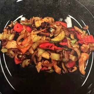 Зеленчеци с пиле на плоча (300г)