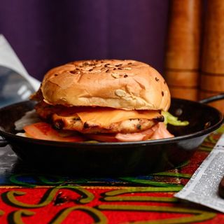 Sandwich de pui cu cheddar