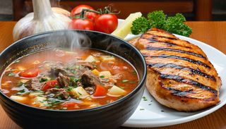 1) Ciorba de vacuta și piept de pui