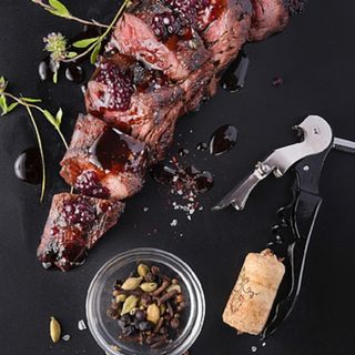 Стейк «Шатобріан» (Chateaubriand) під соусом «Глаз вино»