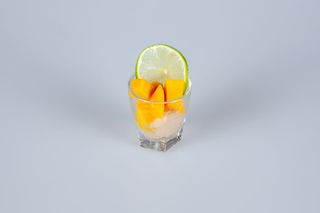 63. Tartare di orata con mango