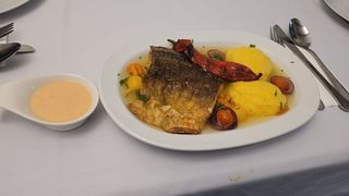 Saramură de crap cu mămăliguță