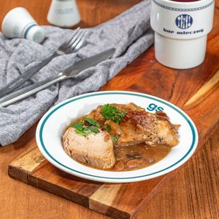 Pieczeń z szynki wieprzowej w sosie 