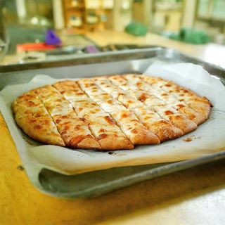 PIECZYWO CZOSNKOWE Z SEREM 4 SZT.