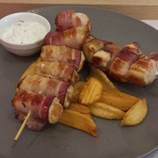 Rolovani pileći ražnjić