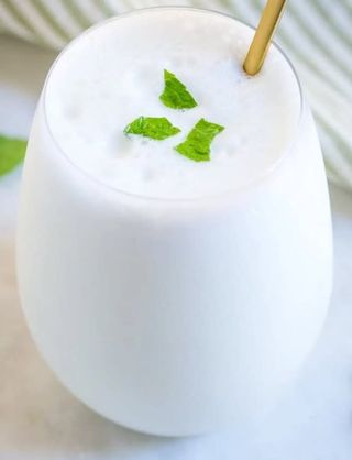 Mango lassi słone