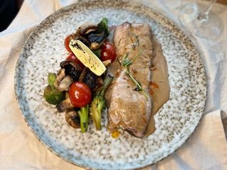 Філе сома з овочами гриль