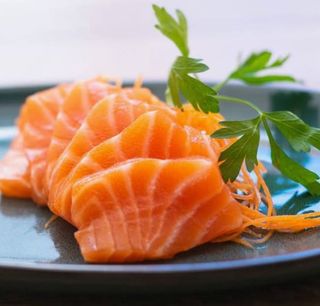 107. Sashimi De Salmón (8 Uds.)