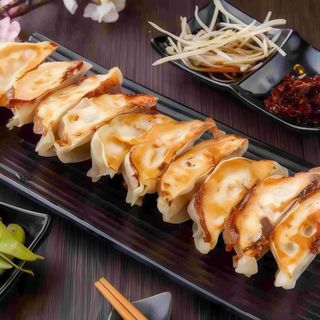Gyoza De Ternera A La Plancha (6 Uds.) 牛肉煎饺
