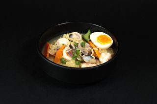 188 Ramen in brodo con frutti di mare