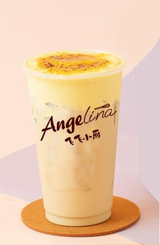 Te Rojo Con Leche Y Blurre