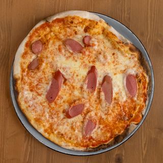 Margherita con würstel