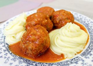 Ćufte sa pireom - komplet ručak