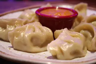 Momo De Pollo (8 Uds.)
