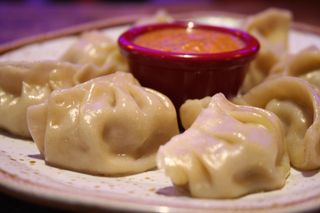 Momo De Pollo (8 Uds.)