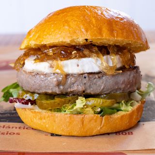 LARA DENNYS BURGER CON PAPAS