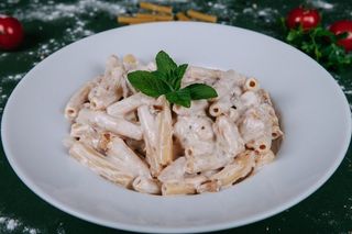 Pasta s piletinom i šampinjonima