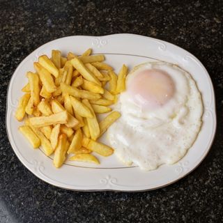 Huevos Fritos X2 Con Patatas Fritas