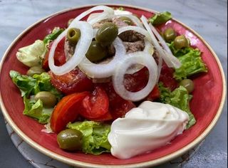 Salata sa tunjevinom