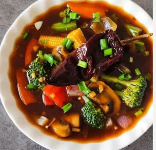 Pot Vegetables In Chilli Garlic
