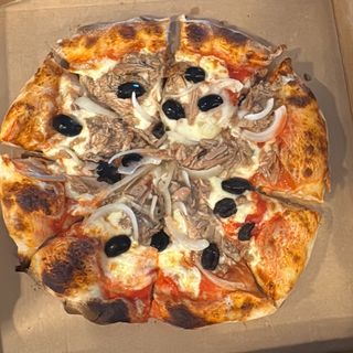 Pizza Tonno E Cipolla
