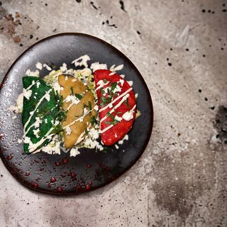 Quesadillas Fritas Carnitas Con Pastor Y Chorizo (2 uds.)