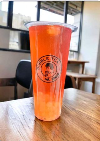 Bubble tea con fresa (700 ml.)