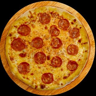 Meniu Pizza Peperoni mare + Cola 500 ml