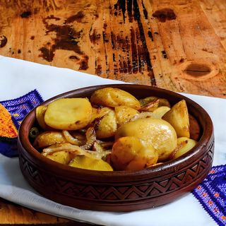 Zapiekane ziemniaki z cebulą