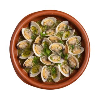 Almejas al ajillo