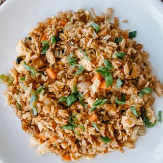 39. Arroz Frito Con Salmón