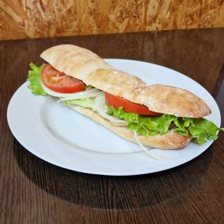 Bocadillo de pollo completo
