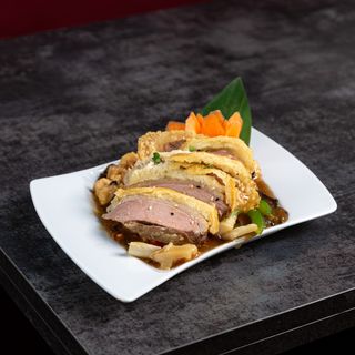 Warzywa stir fry z chrupiącą kaczką