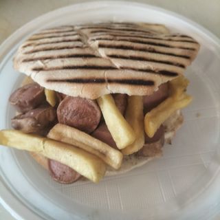 Puccia wurstel più bevanda 