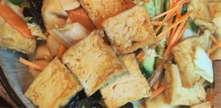 D5. Tofu w aromatycznym sosie