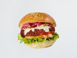 Vegetariano servito con patate fritte