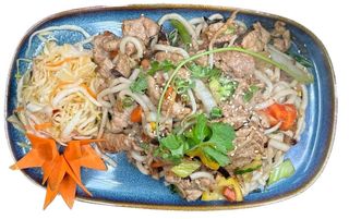 148E.Makron udon z cielęciną