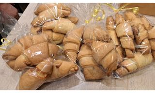 ნიგვზით ფხვიერი კრუასანი