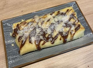 Млинець з карамелізованими яблуками