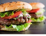 Бургер яловичий максі (370г)