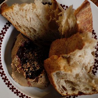 КУРЯЧИЙ ПАШТЕТ З ВИШНЕВИМ КОНФІТЮРОМ