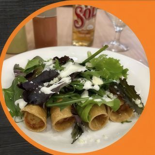 Tacos Dorados Con Papas (4 Uds.)