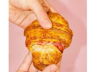 Круасан солоний з шинкою